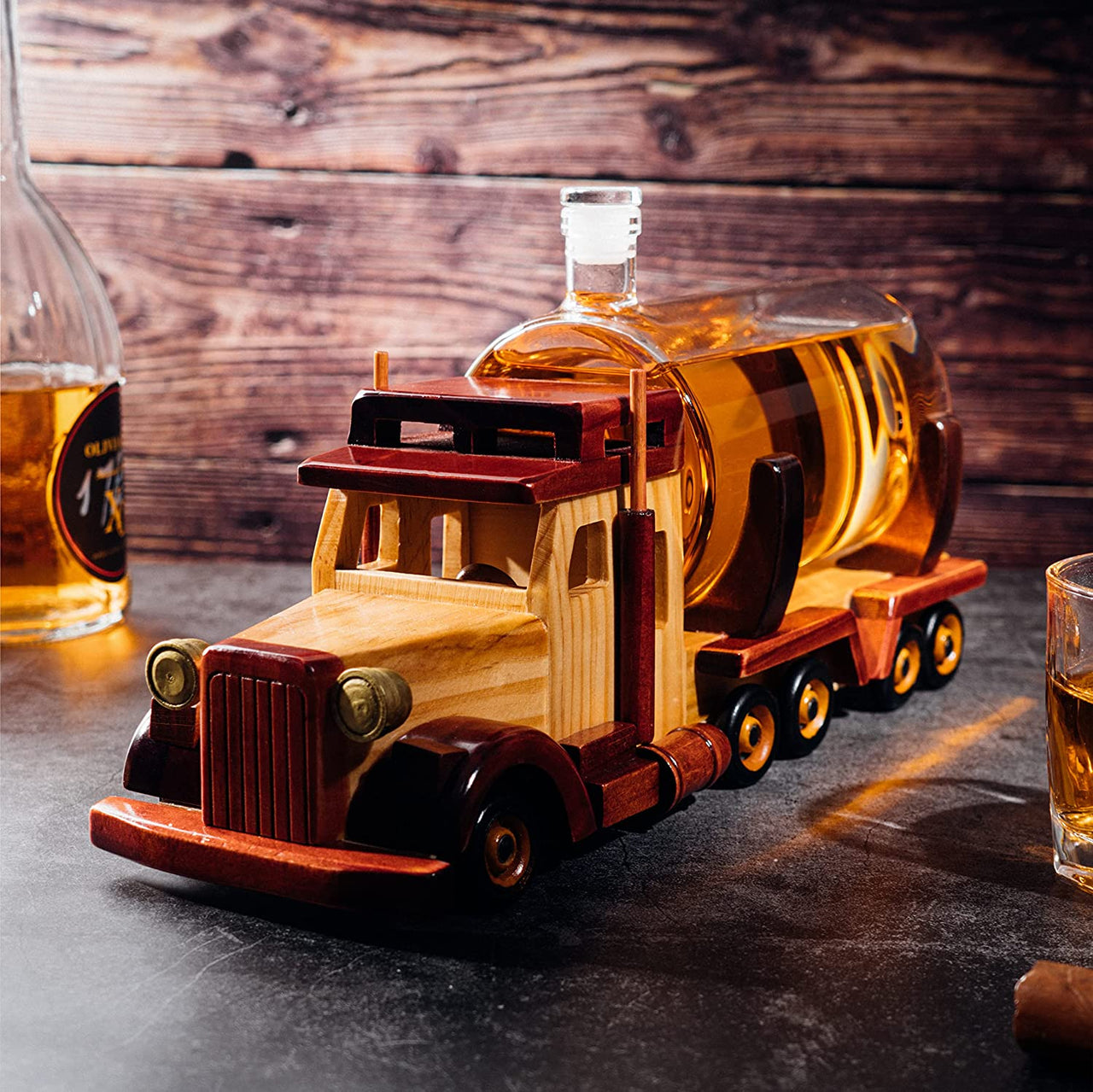 Truck Whiskey Decanter for Bourbon Scotch or Whiskey Fathers Gift 1000ml 18"L - Trucker Gifts, Truck Driver Gifts, Truck Figurine for Home Bar - Fantasiaa 